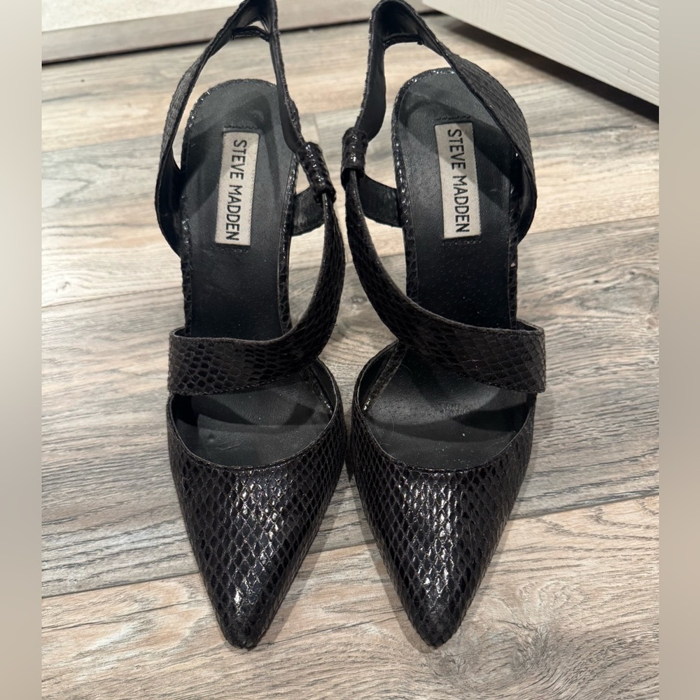 Beautiful black snakeskin heels - Picture 2 of 3